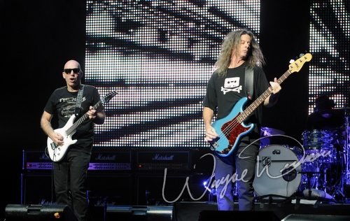 Joe Satriani live concert photo by Wayne Dennon
