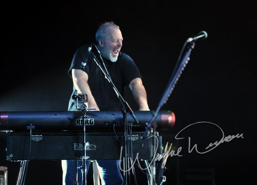 Joe Satriani live concert photo by Wayne Dennon