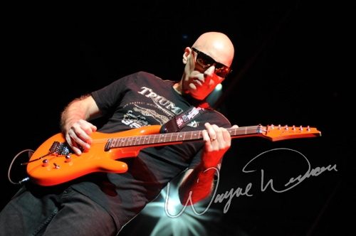Joe Satriani live concert photo by Wayne Dennon