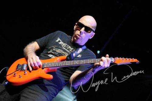 Joe Satriani live concert photo by Wayne Dennon