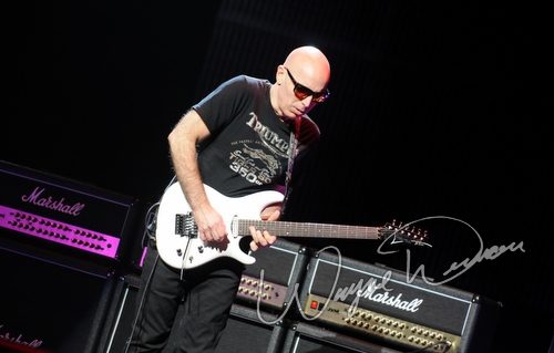 Joe Satriani live concert photo by Wayne Dennon