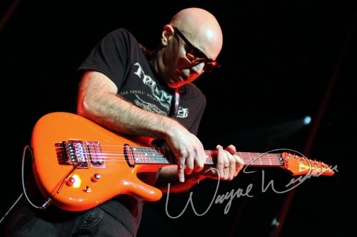 Joe Satriani live concert photo by Wayne Dennon