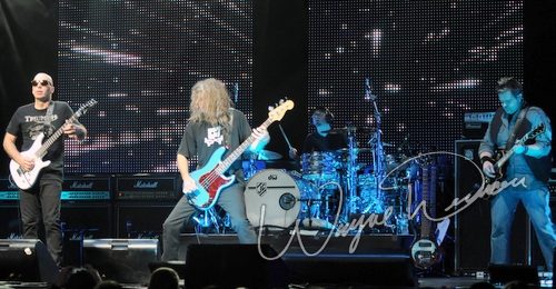 Joe Satriani live concert photo by Wayne Dennon