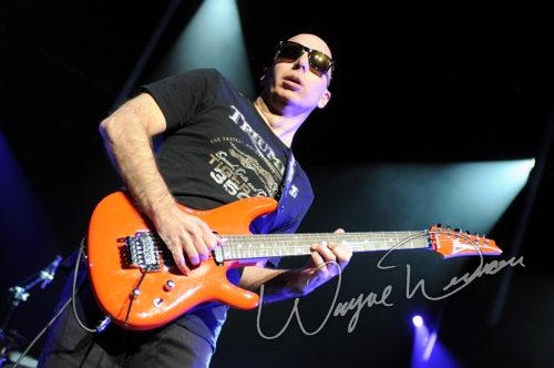 Joe Satriani live concert photo by Wayne Dennon