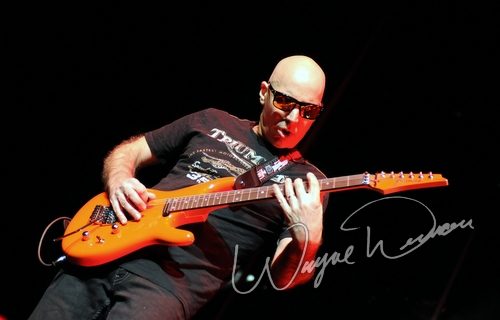 Joe Satriani live concert photo by Wayne Dennon