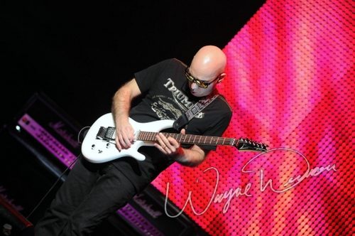 Joe Satriani live concert photo by Wayne Dennon