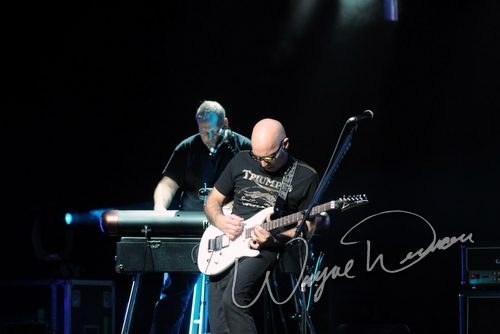 Joe Satriani live concert photo by Wayne Dennon
