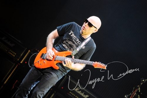 Joe Satriani live concert photo by Wayne Dennon