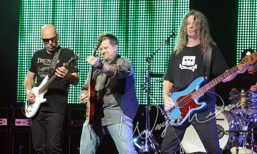 Joe Satriani live concert photo by Wayne Dennon
