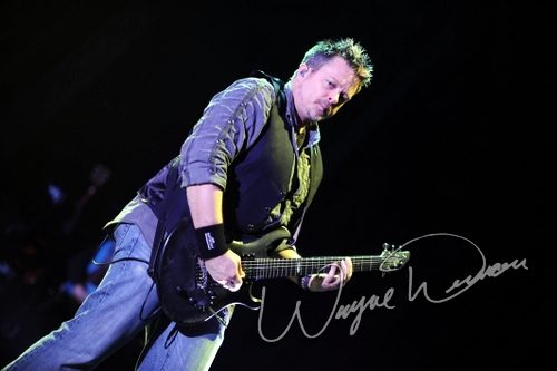 Joe Satriani live concert photo by Wayne Dennon