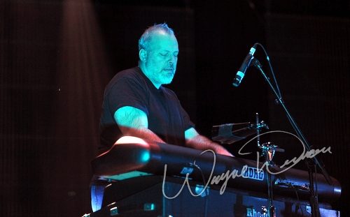 Joe Satriani live concert photo by Wayne Dennon