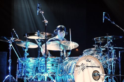 Joe Satriani live concert photo by Wayne Dennon