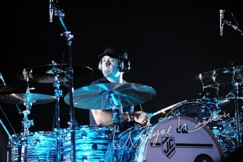 Joe Satriani live concert photo by Wayne Dennon