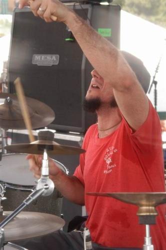 Seether live concert photo by Wayne Dennon