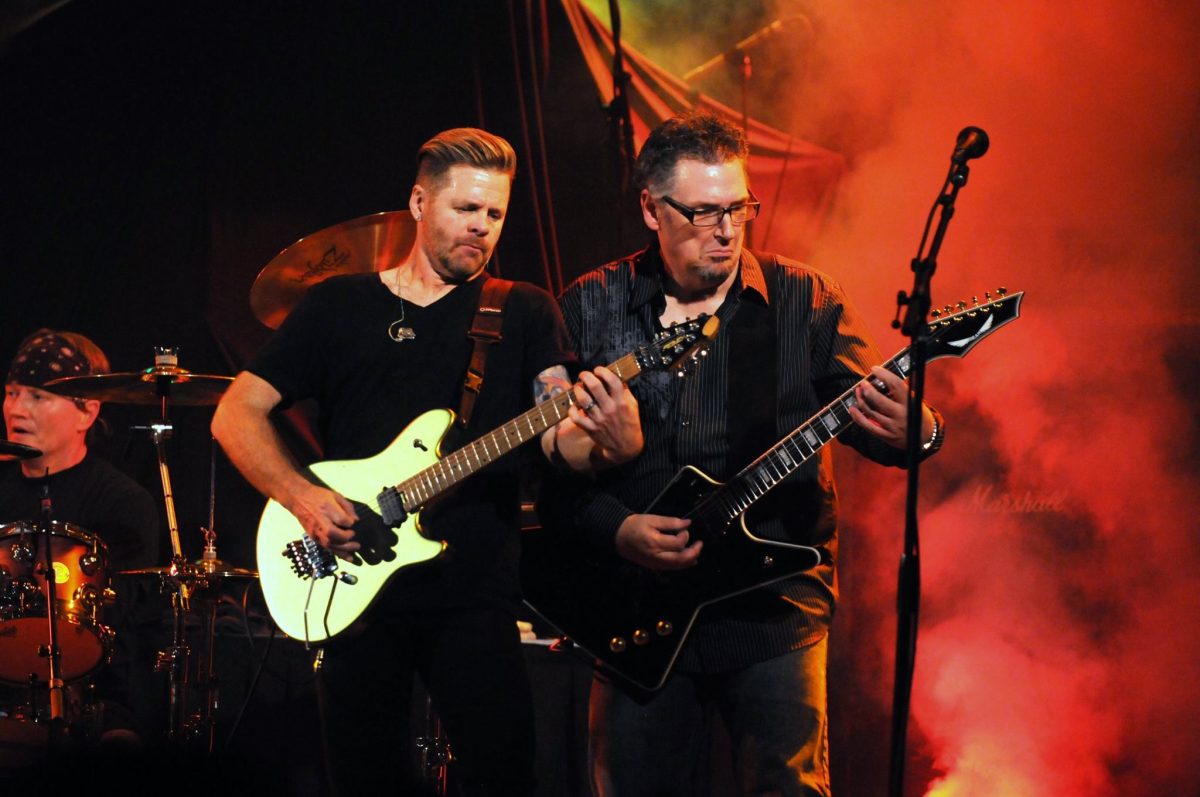Thruster live concert photo by Wayne Dennon