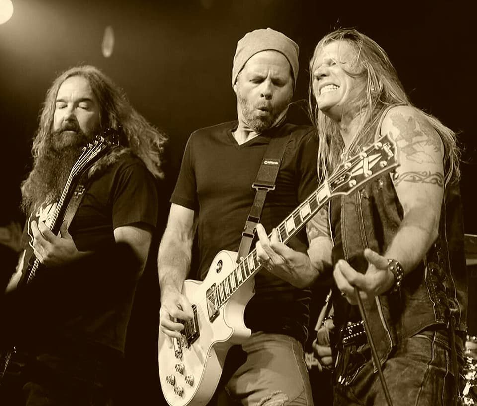 Thruster live concert photo by Wayne Dennon