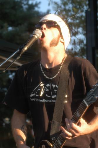 Bobaflex live concert photo by Wayne Dennon