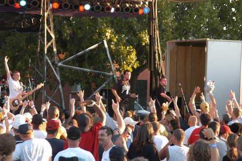 Bobaflex live concert photo by Wayne Dennon