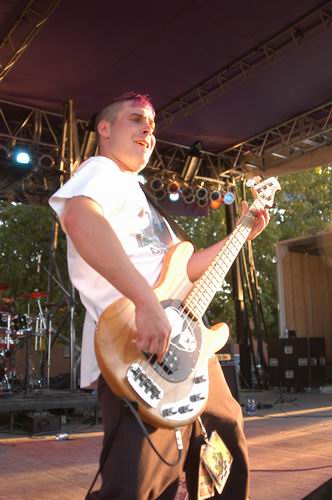 Bobaflex live concert photo by Wayne Dennon