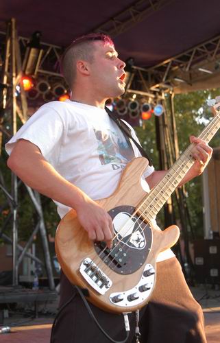Bobaflex live concert photo by Wayne Dennon