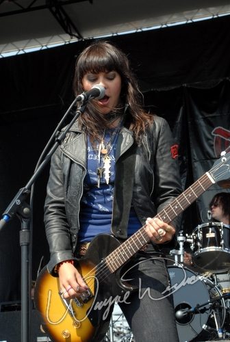 Damone concert photo by Wayne Dennon