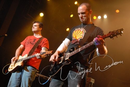 Chris Henderson & Mark Tremonti concert photo by Wayne Dennon
