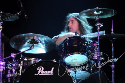 Mark Wood & Jeff Plate concert photo by Wayne Dennon