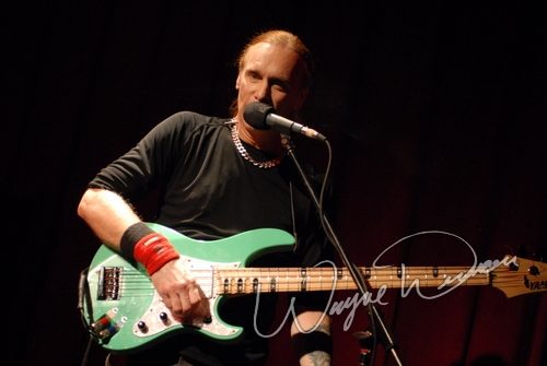 Bx3 live concert photo by Wayne Dennon