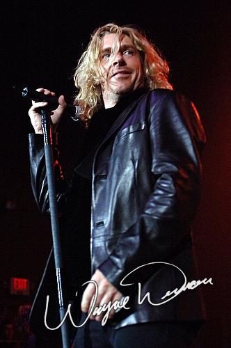Collective Soul concert photo by Wayne Dennon