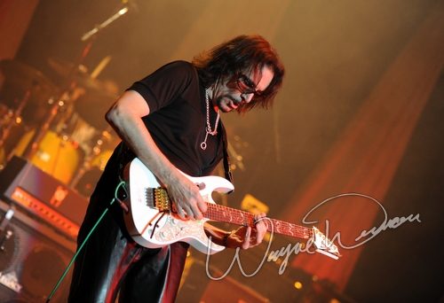 Steve Vai concert photo by Wayne Dennon