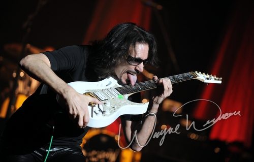 Steve Vai concert photo by Wayne Dennon