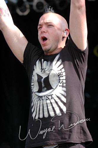 Dark New Day concert photo by Wayne Dennon