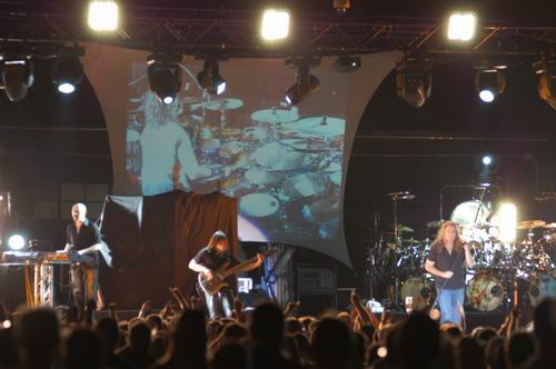Dream Theater live concert photo by Wayne Dennon