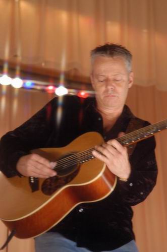Tommy Emmanuel by Wayne Dennon