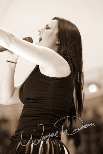 Evanescence concert photo by Wayne Dennon
