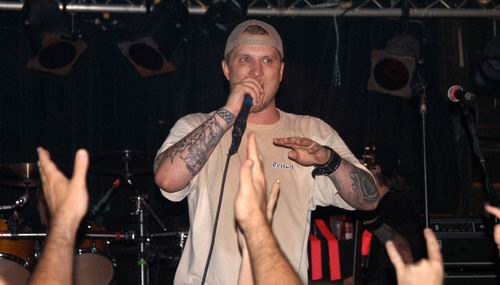 Flaw live concert photo by Wayne Dennon