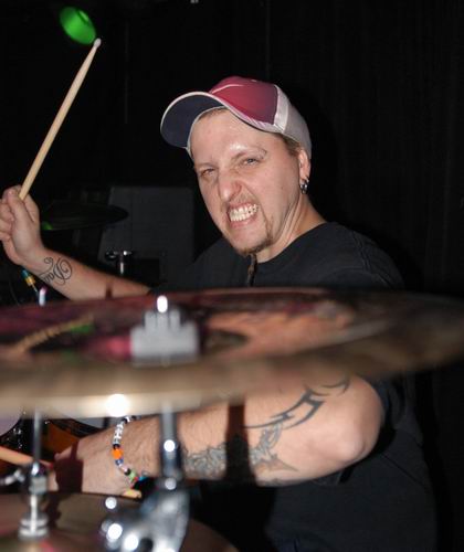 Flaw live concert photo by Wayne Dennon