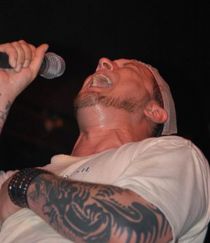 Flaw live concert photo by Wayne Dennon