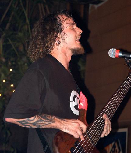 Flaw live concert photo by Wayne Dennon