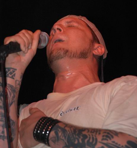 Flaw live concert photo by Wayne Dennon
