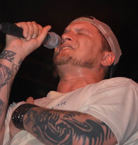 Flaw live concert photo by Wayne Dennon