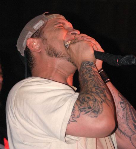 Flaw live concert photo by Wayne Dennon