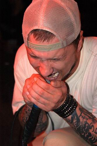 Flaw live concert photo by Wayne Dennon