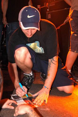 Flaw live concert photo by Wayne Dennon