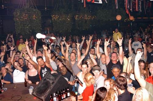 Flaw live concert photo by Wayne Dennon