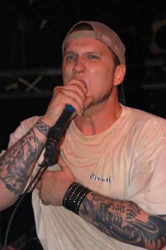 Flaw live concert photo by Wayne Dennon