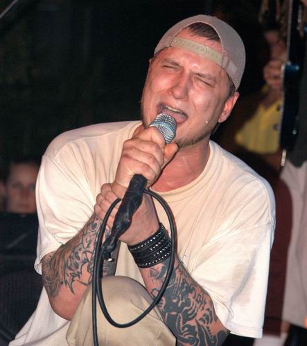 Flaw live concert photo by Wayne Dennon