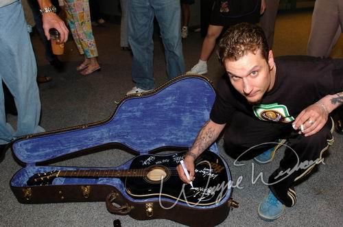 Flaw concert photo by Wayne Dennon