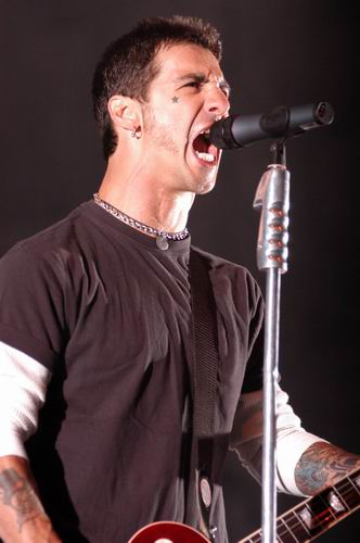 Godsmack concert photo by Wayne Dennon