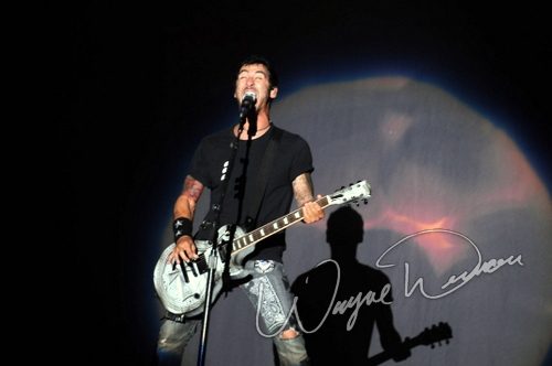 Godsmack concert photo by Wayne Dennon